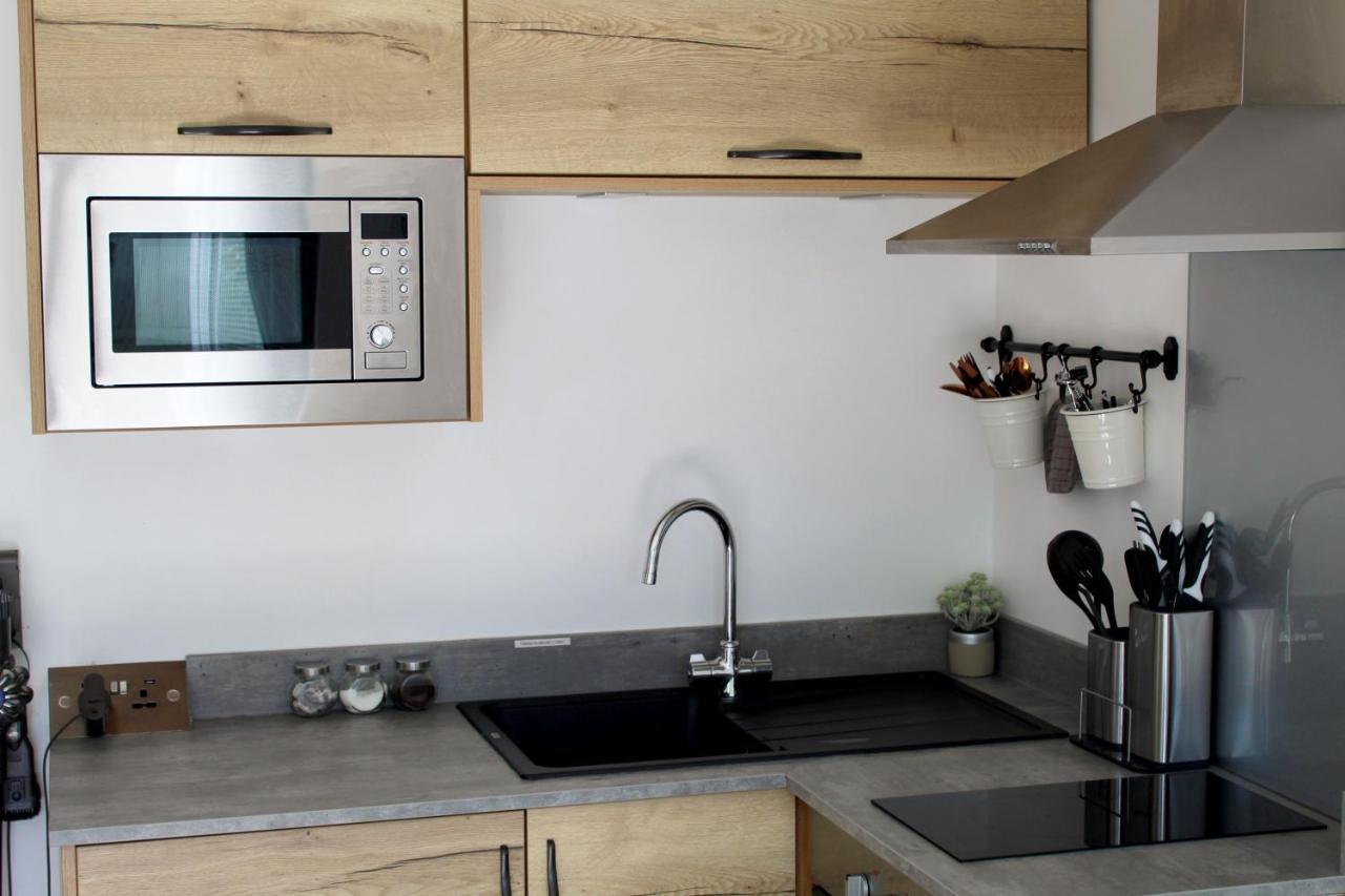 One One Five Apartment 스완지 외부 사진